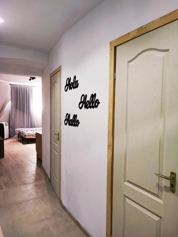 Appartamento White Rose Studio Basement Budapest Esterno foto